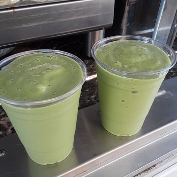 Vanilla Bean Matcha Smoothie