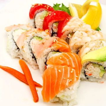Rainbow Roll (8pcs/Raw Fish)