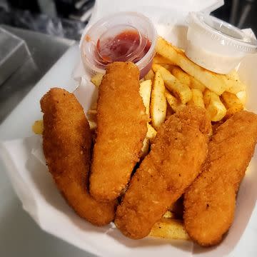 Beyond Chkn tenders w/fries
