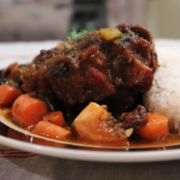 Stewed Oxtails Platter