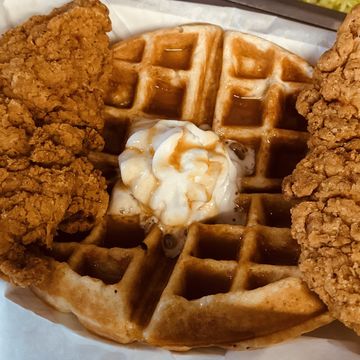 Chicken & Waffles
