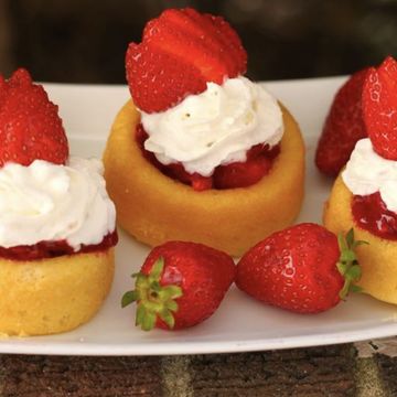 Mini Strawberry, peach,apple or blueberry cakes