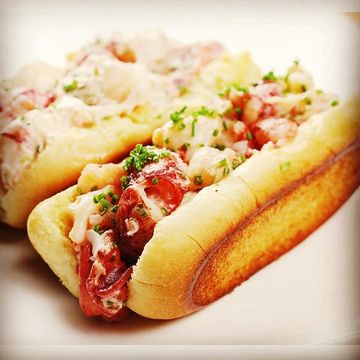 Lobster Roll w/ 1 Side *Today's Feature!