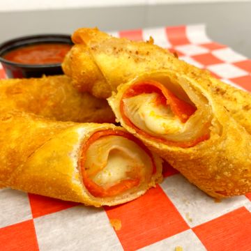 Pepperoni Pizza Eggrolls