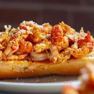 Cajun Pizza (Seafood)