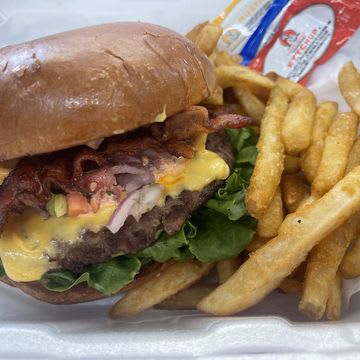 House Burger w/ Fries