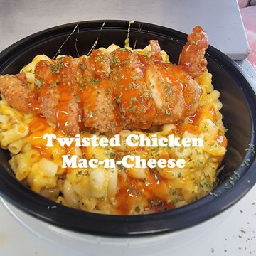 Twisted Chicken, Mac n Cheese