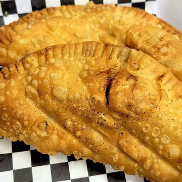 Empanada (Beef or Chicken)