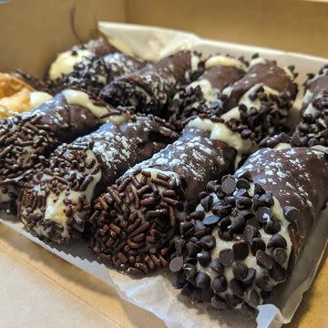 3 Inch Cannoli