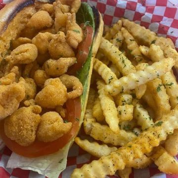 Shrimp PoBoy w/ Fries 
