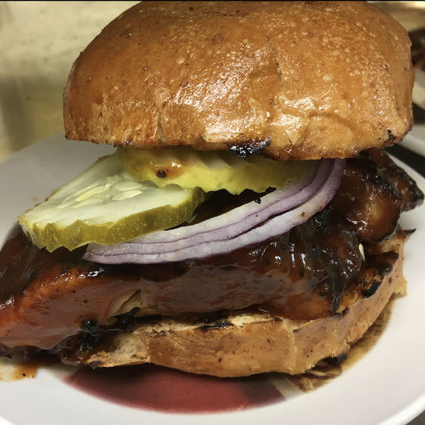 Boneless Rib Sand w/ Chips 