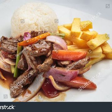 Sautéed Beef w/ Onions (Lomo Saltado) 