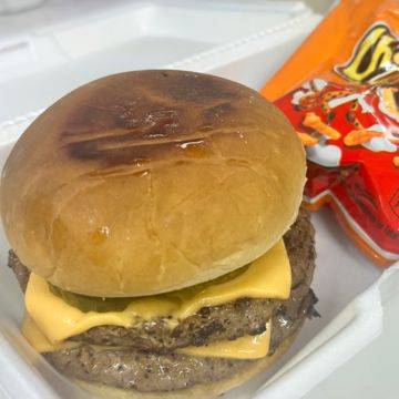 Cheese Burger w/chips