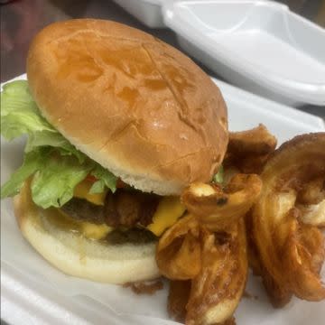 Cheesy Grub Burger 