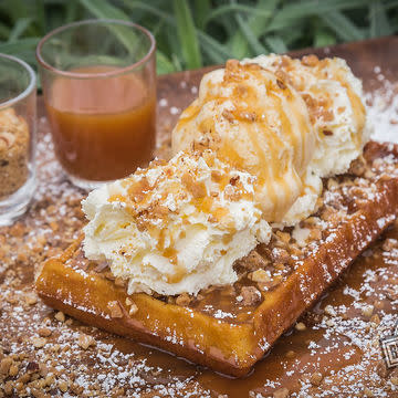 Caramel Nut Waffle 
