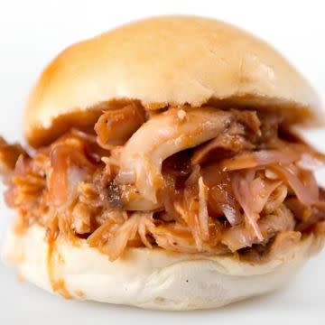 Pulled Chicken Sandwich Platter w/ 2 Sides