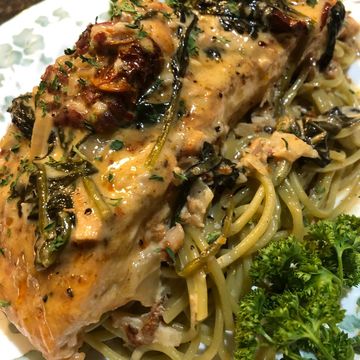 Tuscan Salmon w/Noodles or Veggie Noodles