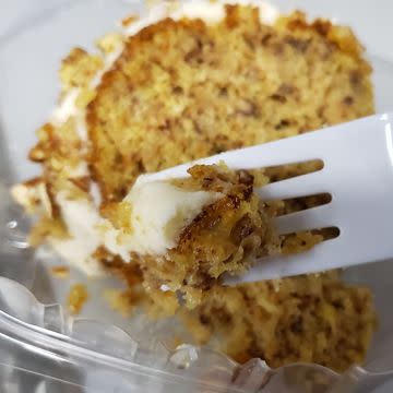Cake (slice)
