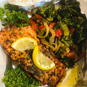 Grilled Salmon and Veggies
