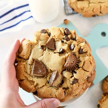 Reese's Peanut Butter Cup Cookie