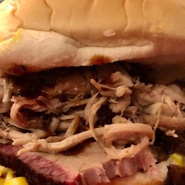 HQ Combo Sandwich w/ 2 Sides