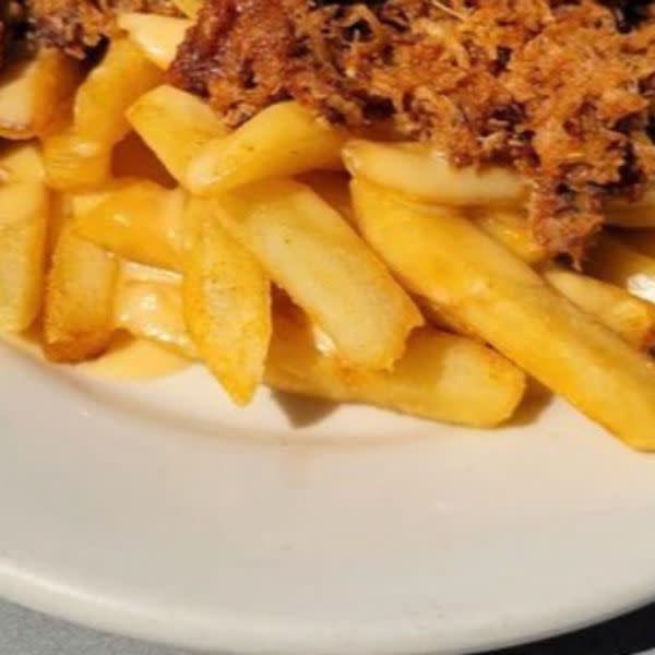 BBQ Pork & Queso Fries 