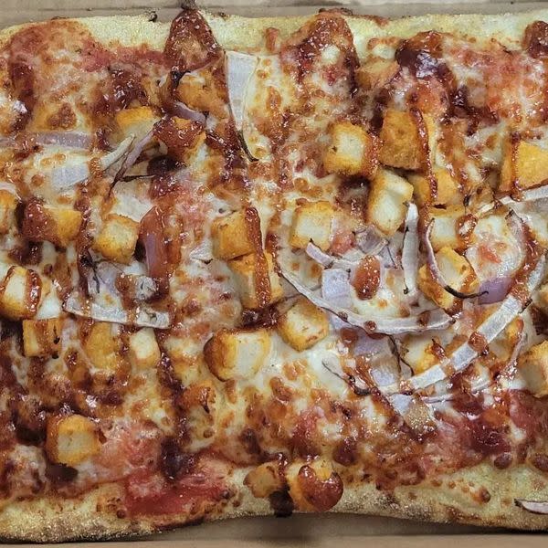 Fly BBQ Chicken Pizza