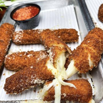 Mozzarella Sticks (6pc)