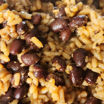 Moros (Black Beans & Rice)