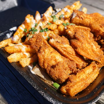CAJUN WING BASKET 