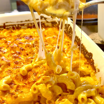 Ooey gooey macaroni and cheese