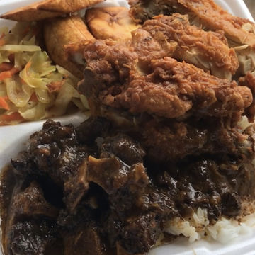 Oxtail Mix Plate w/ Pan Fried Chicken 