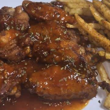 Sweet Chili Wings & Fries