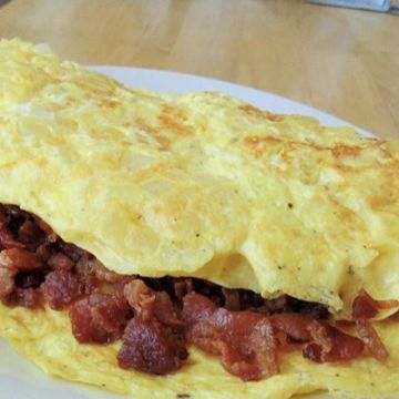 Bacon and cheese omelette 