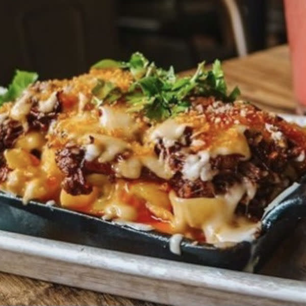 birria mac and cheese