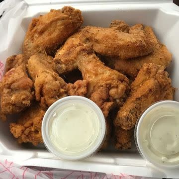 Smack ya mamma Chicken wings & Fries