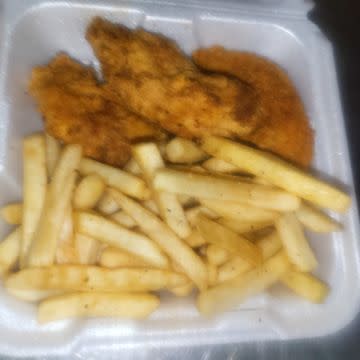 3 PC. JUMBO TENDERS & FRIES (SMACK YA MOMMA FLAVOR A MILD CAJUN