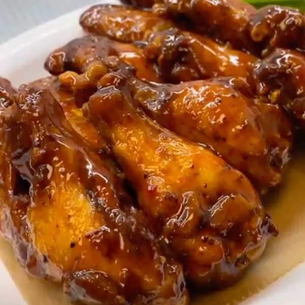 6 pcs. Wings w/ Fries 