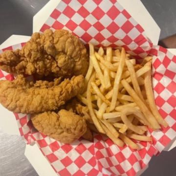 Chicken Tenders w/ Fries 