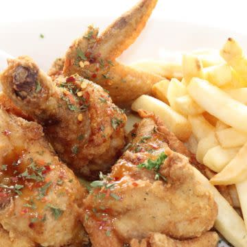 Chicken Wings & Fries 
