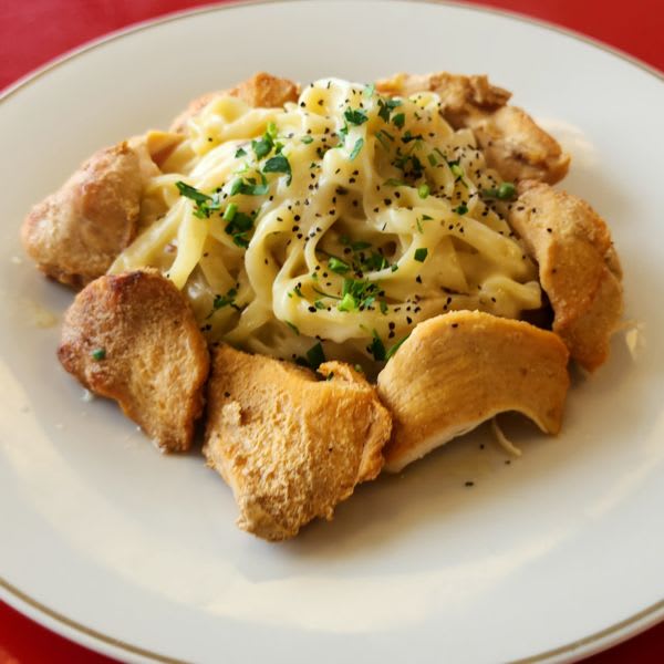Fettuccine Alfredo whit  Chicken