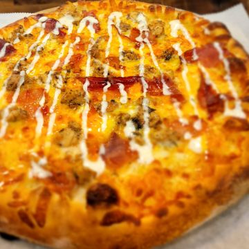 June Pizza Special: Truffalo Chicken