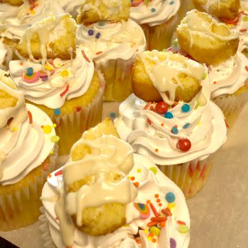 Vanilla Funfetti Cupcake