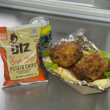 Crab Cake Po’Boy