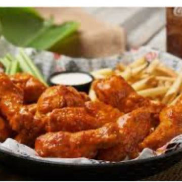BEST HOT WINGS IN THE CITY 