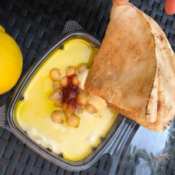 Hummus w/ Pita Bread 