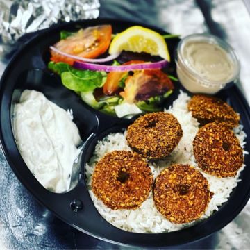 Falafel w/ Rice & Side Salad 