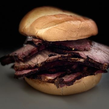 Brisket Sandwich with 2 sides