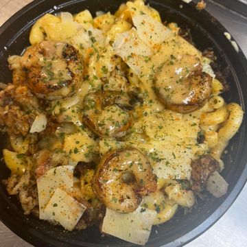 Seafood Mac Bowl 