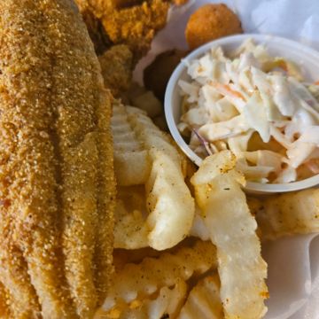 Fish Platter w/Fries & Slaw